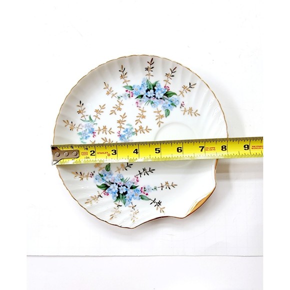 4 Vintage Royal Crown Snack Plates Shell Gold Floral Japan 8" Serving Plates - Picture 4 of 5